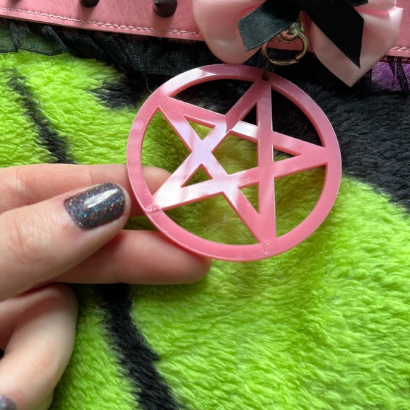 PINK PENTACLE CHOKER - Picture 2 of 3